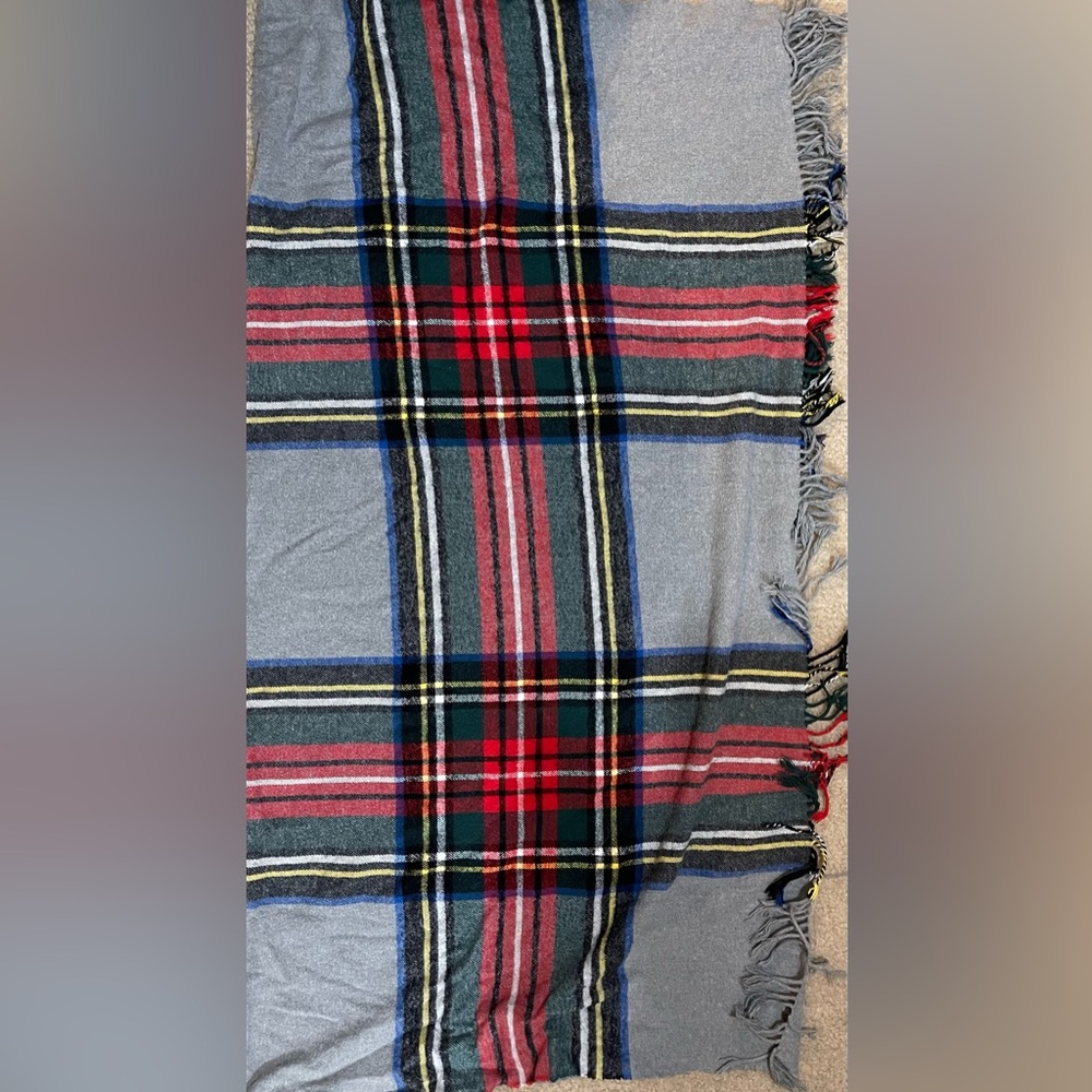 Nido Notte Italia Red & Grey Tartan Plaid Throw Blanket 48” X 48”